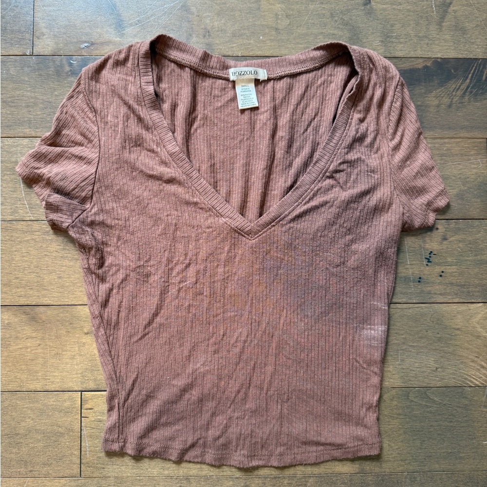 Bozzolo Chestnut V-Neck Ribbed Tee